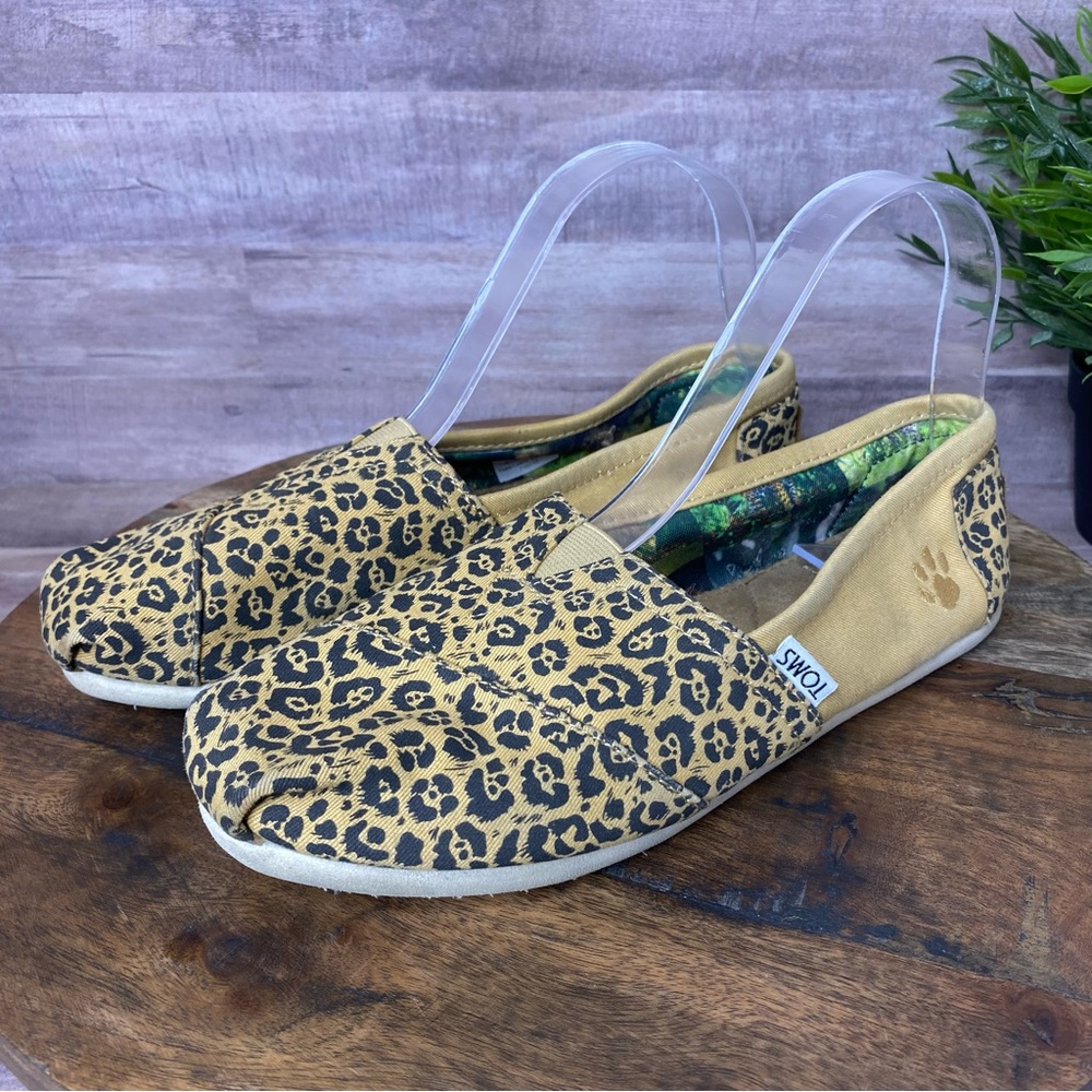 Toms National Geographic Classic Cheetah Slip ons - Size: W8